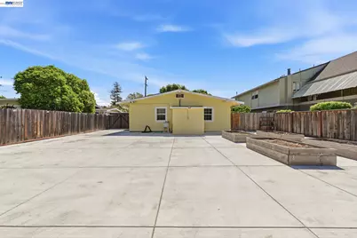 84 Oakes Blvd, San Leandro, CA 94577 - Photo 42