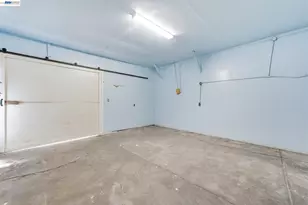 84 Oakes Blvd, San Leandro, CA 94577 - Photo 46