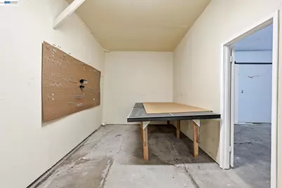 84 Oakes Blvd, San Leandro, CA 94577 - Photo 50