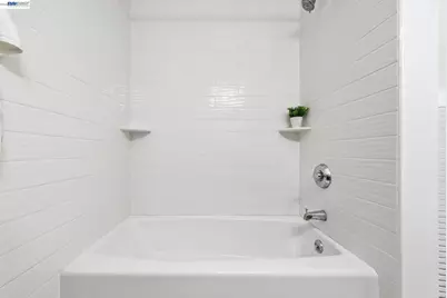 84 Oakes Blvd, San Leandro, CA 94577 - Photo 36