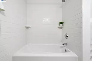 84 Oakes Blvd, San Leandro, CA 94577 - Photo 36