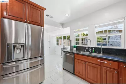 84 Oakes Blvd, San Leandro, CA 94577 - Photo 18