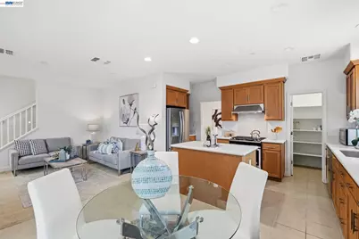 8553 Schooner Way, Newark, CA 94560 - Photo 4