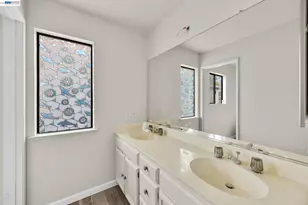 1068 Foster St, Alameda, CA 94502 - Photo 8