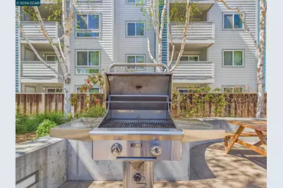 6400 Christie Ave #2202, Emeryville, CA 94608 - Photo 32