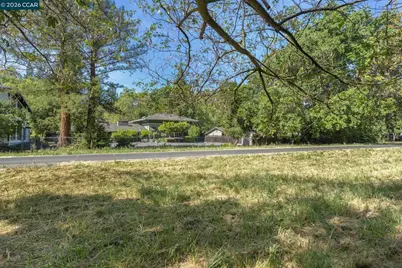 90 Laurel Dr, Danville, CA 94526 - Photo 20