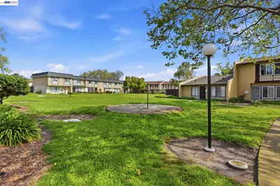 27864 Hummingbird Ct, Hayward, CA 94545 - Photo 32