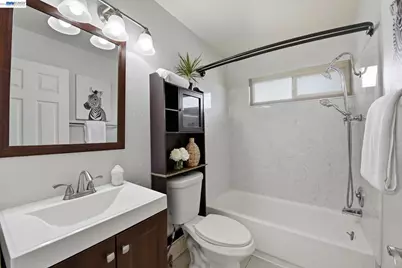 27864 Hummingbird Ct, Hayward, CA 94545 - Photo 24