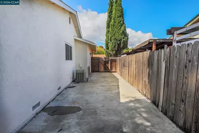 2121 Apricot Court, Pittsburg, CA 94565 - Photo 18