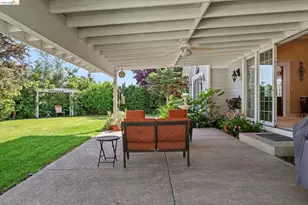 131 Loren Ln, Oakley, CA 94561 - Photo 32