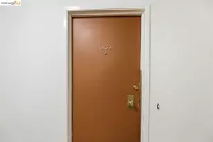 811 York St, Oakland, CA 94610 - Photo 8