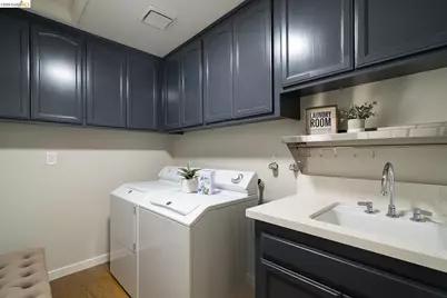 6109 Fairlane Dr, Oakland, CA 94611 - Photo 24