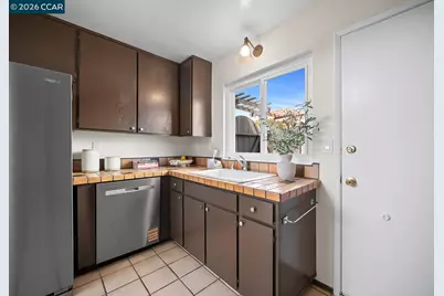 425 Glacier Dr, Martinez, CA 94553 - Photo 14