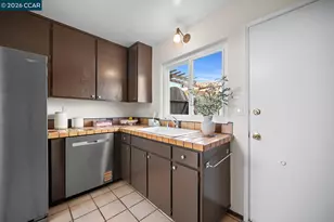 425 Glacier Dr, Martinez, CA 94553 - Photo 14