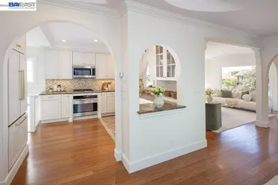 1329 Ordway St, Berkeley, CA 94702 - Photo 16