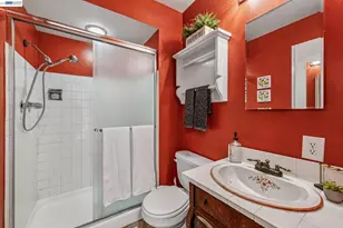 811 York St, Oakland, CA 94610 - Photo 14