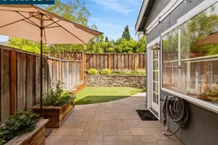 300 Bridgeside Cir, Danville, CA 94506 - Photo 32