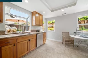300 Bridgeside Cir, Danville, CA 94506 - Photo 8