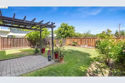 345 Carlton Way, Tracy, CA 95376 - Photo 16