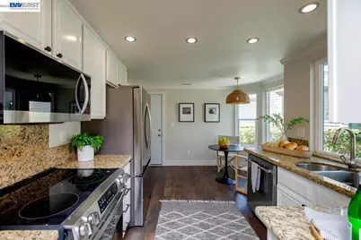 31 Oak Park Dr, Alameda, CA 94502 - Photo 10