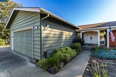 871 Litwin Dr, Concord, CA 94518 - Photo 4