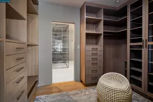 260 Pershing Dr, Oakland, CA 94611 - Photo 12