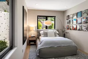 260 Pershing Dr, Oakland, CA 94611 - Photo 16