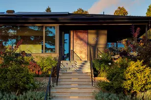 260 Pershing Dr, Oakland, CA 94611 - Photo 2