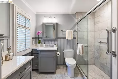 35 Ross Cir, Oakland, CA 94618 - Photo 36