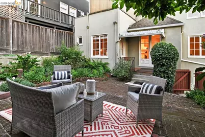 35 Ross Cir, Oakland, CA 94618 - Photo 44