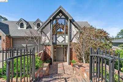6277 Wood Dr, Oakland, CA 94611 - Photo 2