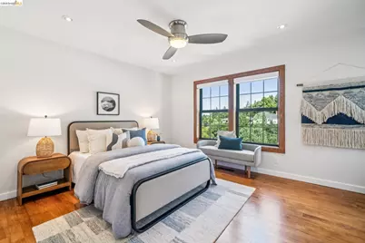 6277 Wood Dr, Oakland, CA 94611 - Photo 40