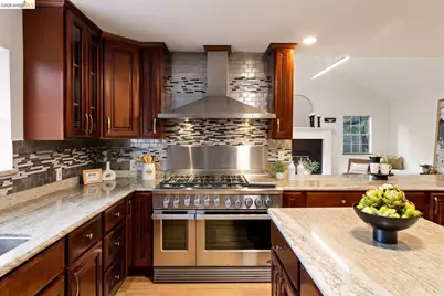 6975 Charing Cross Rd, Berkeley, CA 94705 - Photo 12