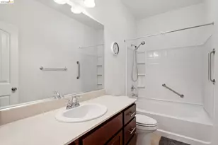 6280 Rocky Point Ct, Oakland, CA 94605 - Photo 24