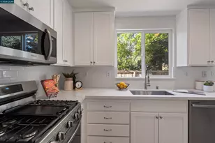 2289 Claiborne Cir, Santa Rosa, CA 95403 - Photo 16