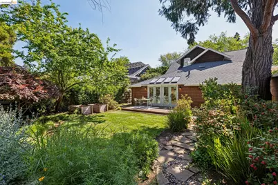 5633 Oak Grove Ave, Oakland, CA 94618 - Photo 56