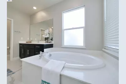 2582 Azalea Ave, Tracy, CA 95376 - Photo 38