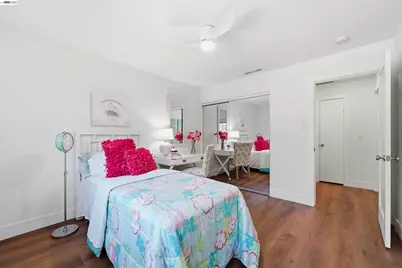 4350 Columbine Dr, Pleasanton, CA 94588 - Photo 18