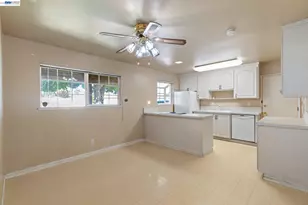 35446 Cleremont Dr, Newark, CA 94560 - Photo 6