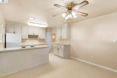 35446 Cleremont Dr, Newark, CA 94560 - Photo 10