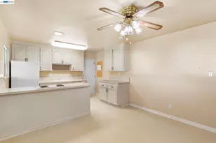 35446 Cleremont Dr, Newark, CA 94560 - Photo 10