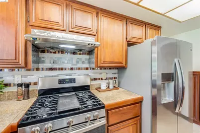 2142 Redwood Rd, Hercules, CA 94547 - Photo 12