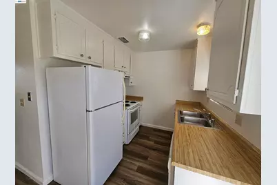 5570 Mountain View, Redding, CA 96003 - Photo 14