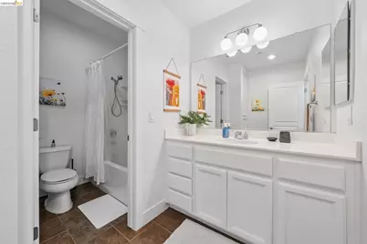 1143 66th St, Oakland, CA 94608 - Photo 34