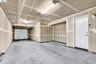 10863 Packard St, Oakland, CA 94603 - Photo 28