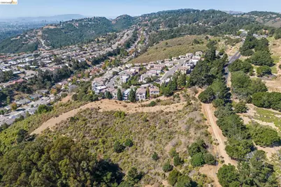 14381 Skyline Blvd, Oakland, CA 94619 - Photo 26