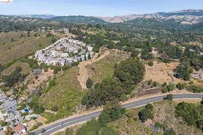 14381 Skyline Blvd, Oakland, CA 94619 - Photo 30