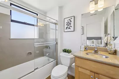 23 City Limits Cir, Emeryville, CA 94608 - Photo 20