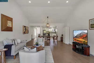 692 Silver Lake Dr, Danville, CA 94526 - Photo 16