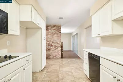 7016 Uranus Pkwy, Sacramento, CA 95823 - Photo 2